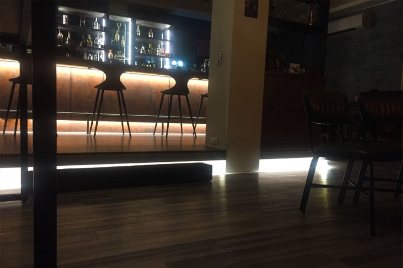 台中酒吧,酒吧內部,階梯式脫口秀場 台中酒吧,酒吧內部,階梯式脫口秀場