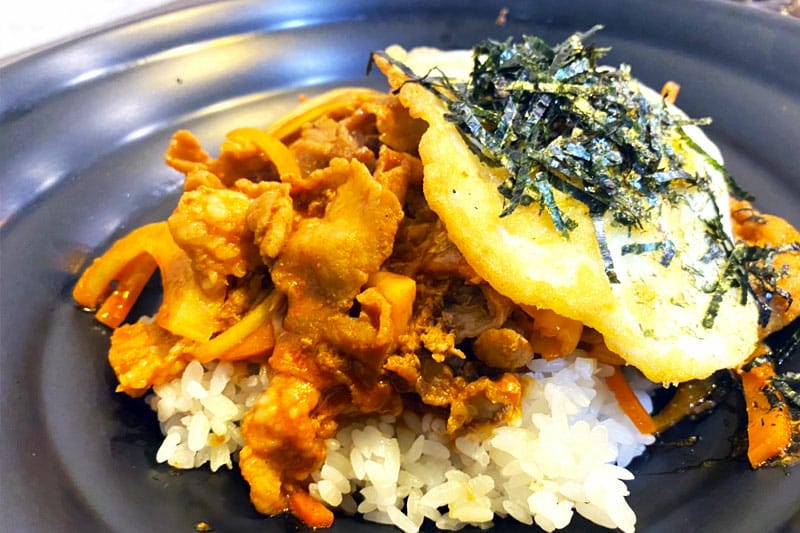 泡菜豬肉蓋飯,滿滿豬肉,韓式料理,赤客異國美食