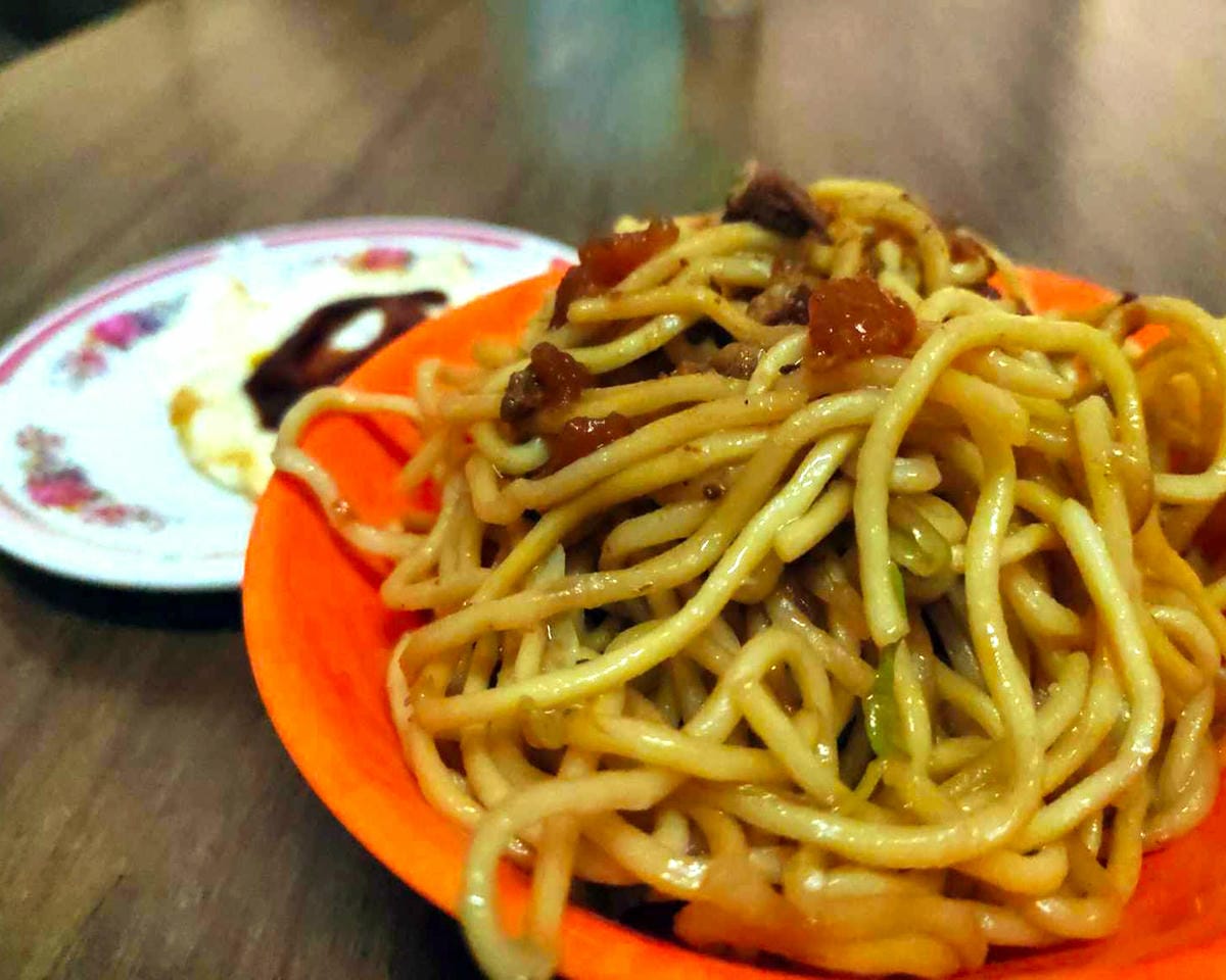 炒麵+蛋,航空站爌肉飯,台中巷口小吃 炒麵+蛋,航空站爌肉飯,台中巷口小吃