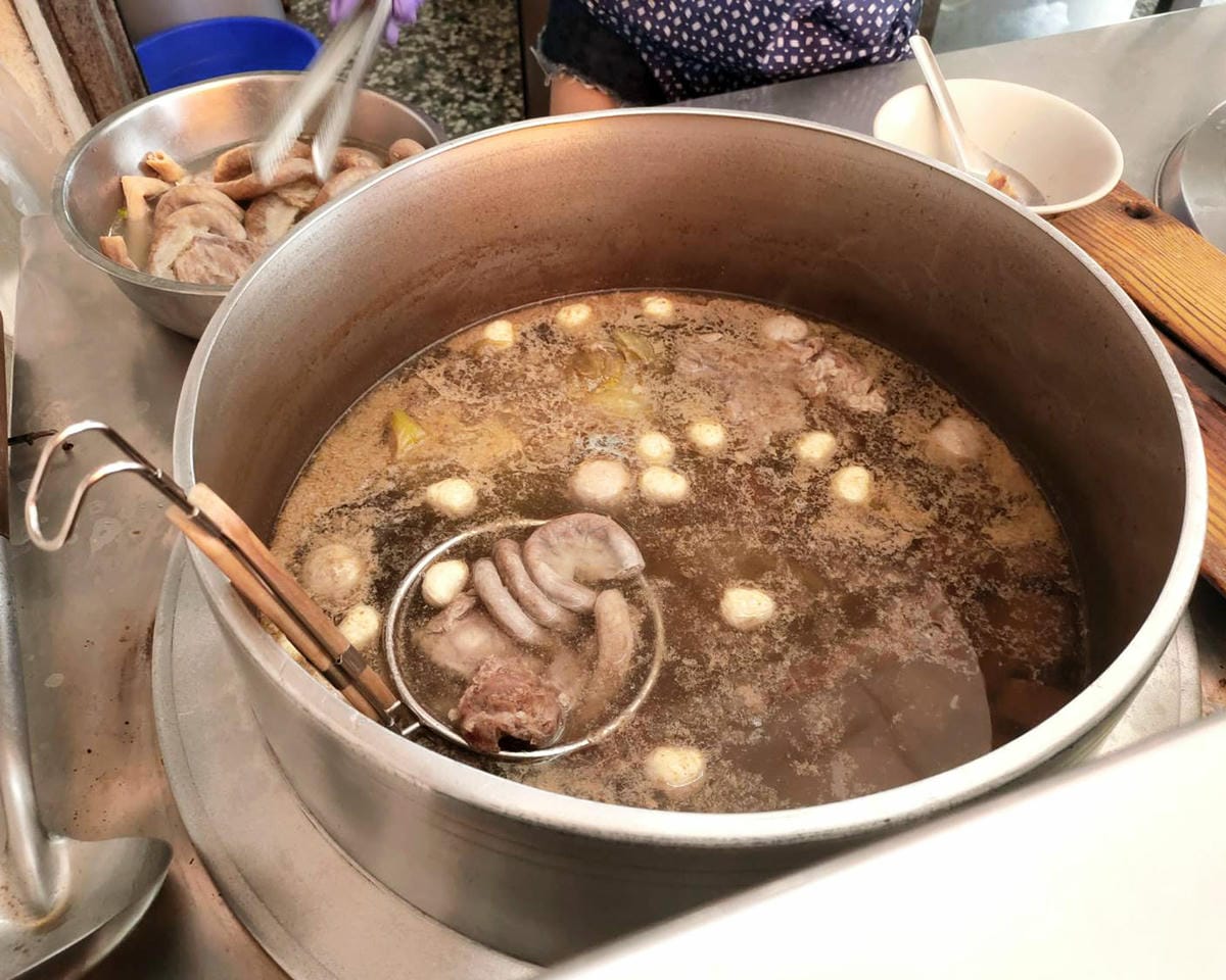 滷大腸,長時間熬煮,航空站爌肉飯,單點小吃, 滷大腸熬煮,航空站爌肉飯,單點小吃,