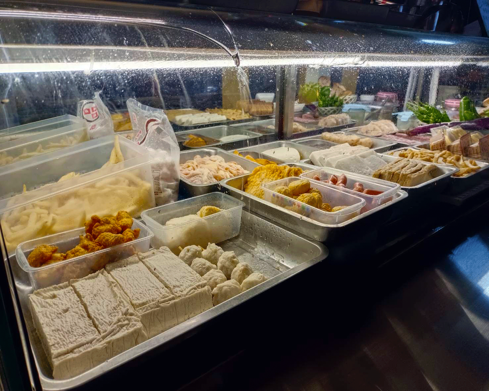 炸物品項,新鮮食材,閒酥雞攤特寫 炸物品項,新鮮食材,閒酥雞攤特寫