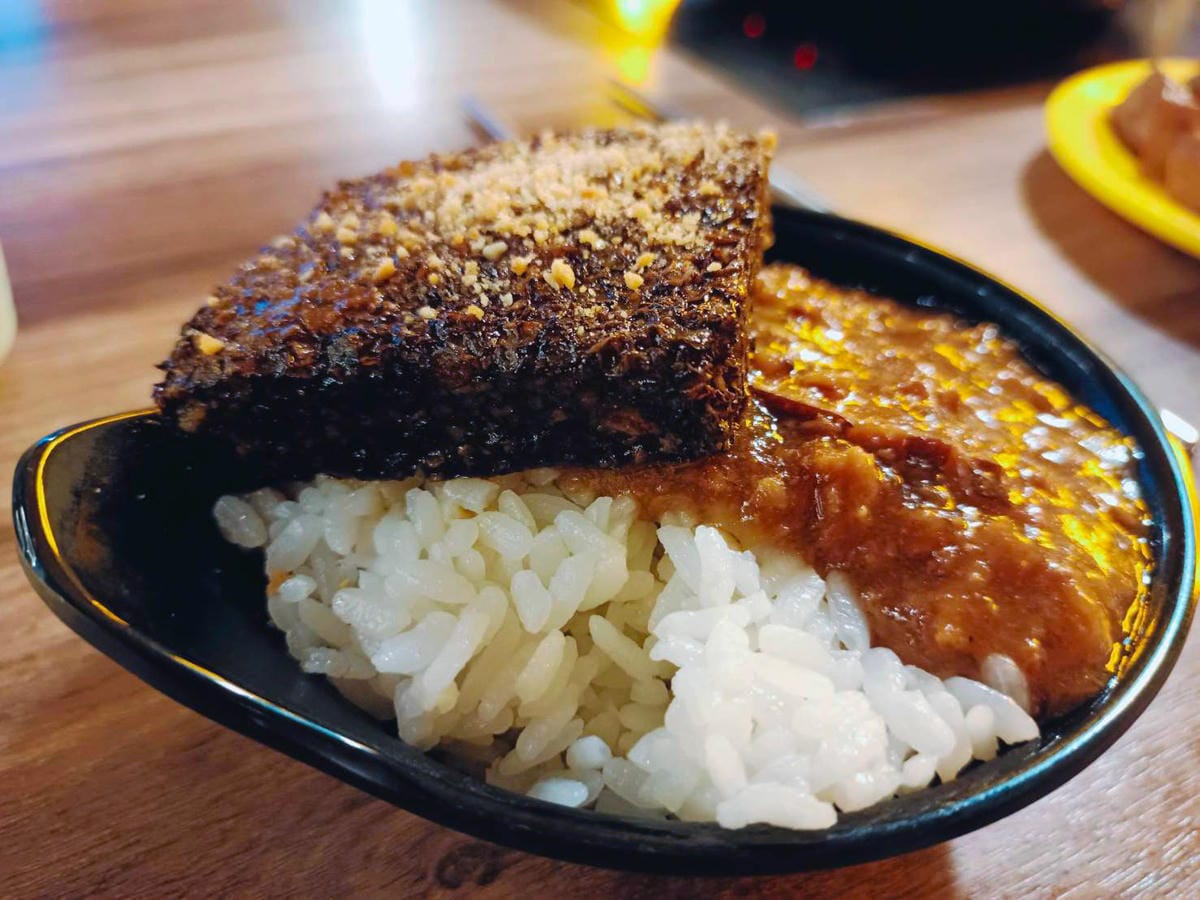 豬血配滷肉飯,大喜鍋招牌飯,大喜鍋水湳店介紹 豬血配滷肉飯,大喜鍋招牌飯,大喜鍋水湳店介紹