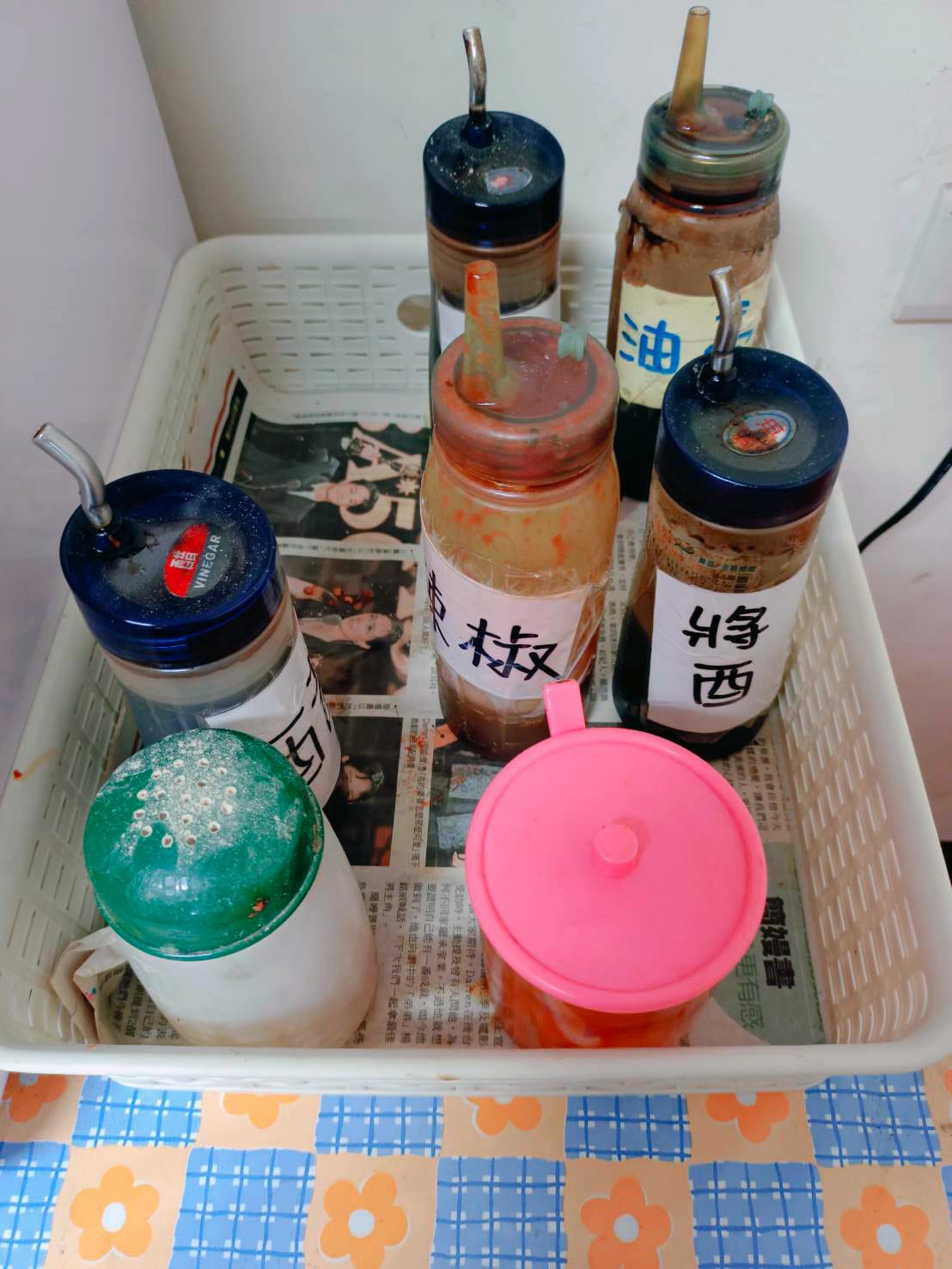 各式醬料,大湖三番港魷魚羹,品鮮小吃提供