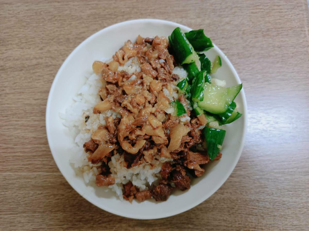 滷肉飯,小黃瓜,大湖牛肉麵店推薦