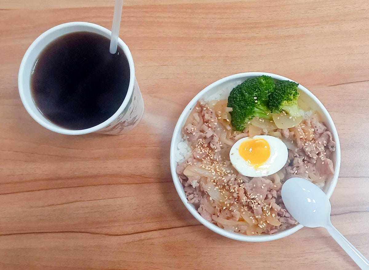 岩板燒肉蓋飯,隱藏大湖早餐,大湖預約早餐
