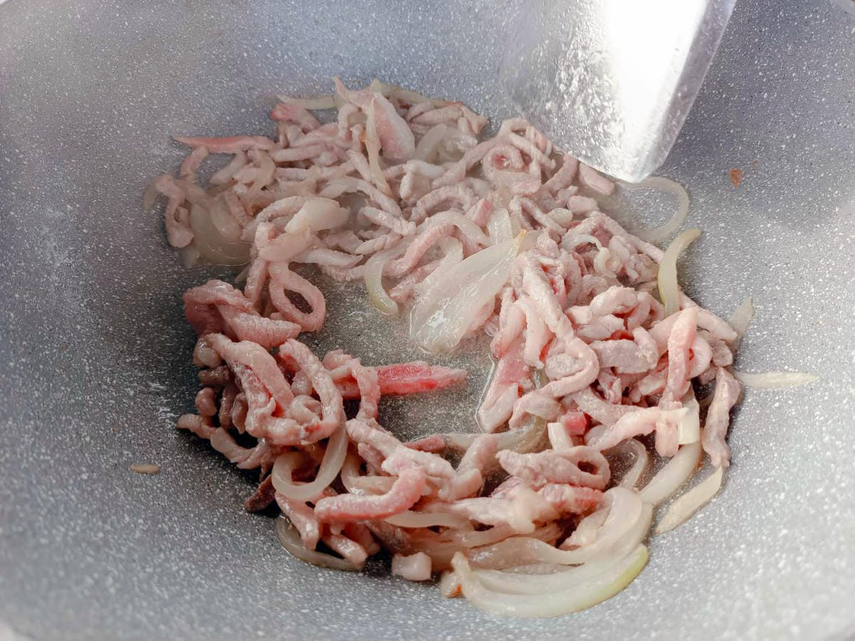 炒肉絲,油蔥麵製作,露營懶人料理 炒肉絲,油蔥麵製作,露營懶人料理