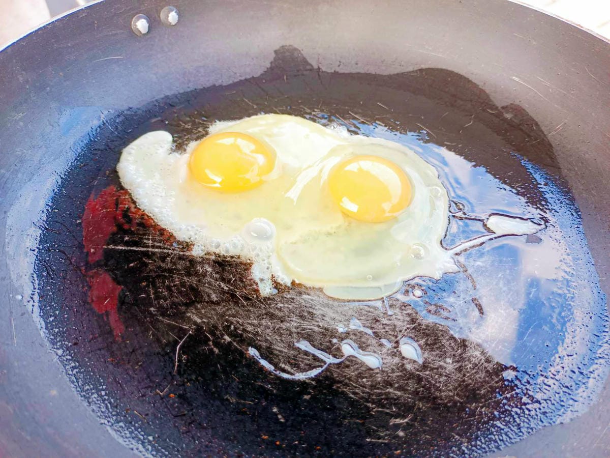 煎蛋,戶外料理,露營料理過程 煎蛋,戶外料理,露營料理過程