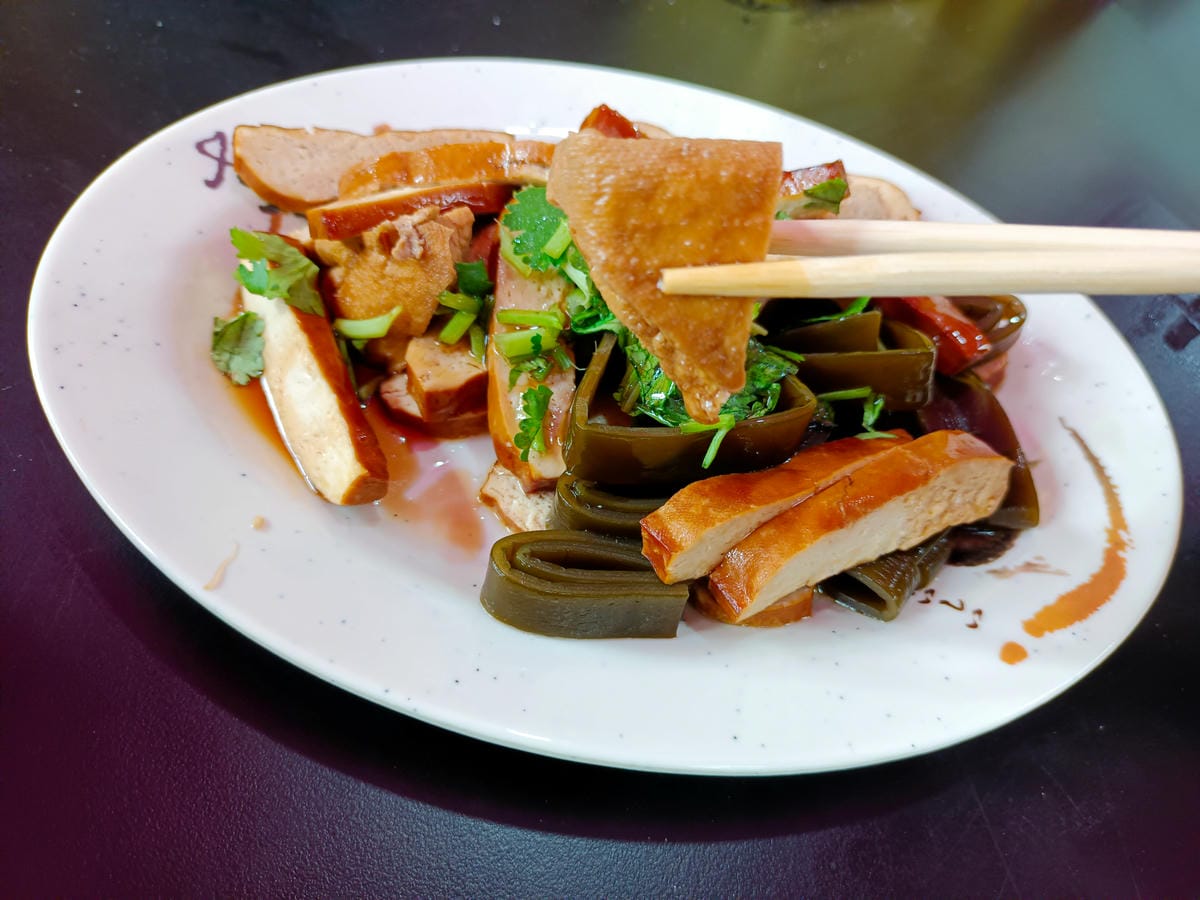 滷味拼盤,大湖麵食推薦,大湖重機美食
