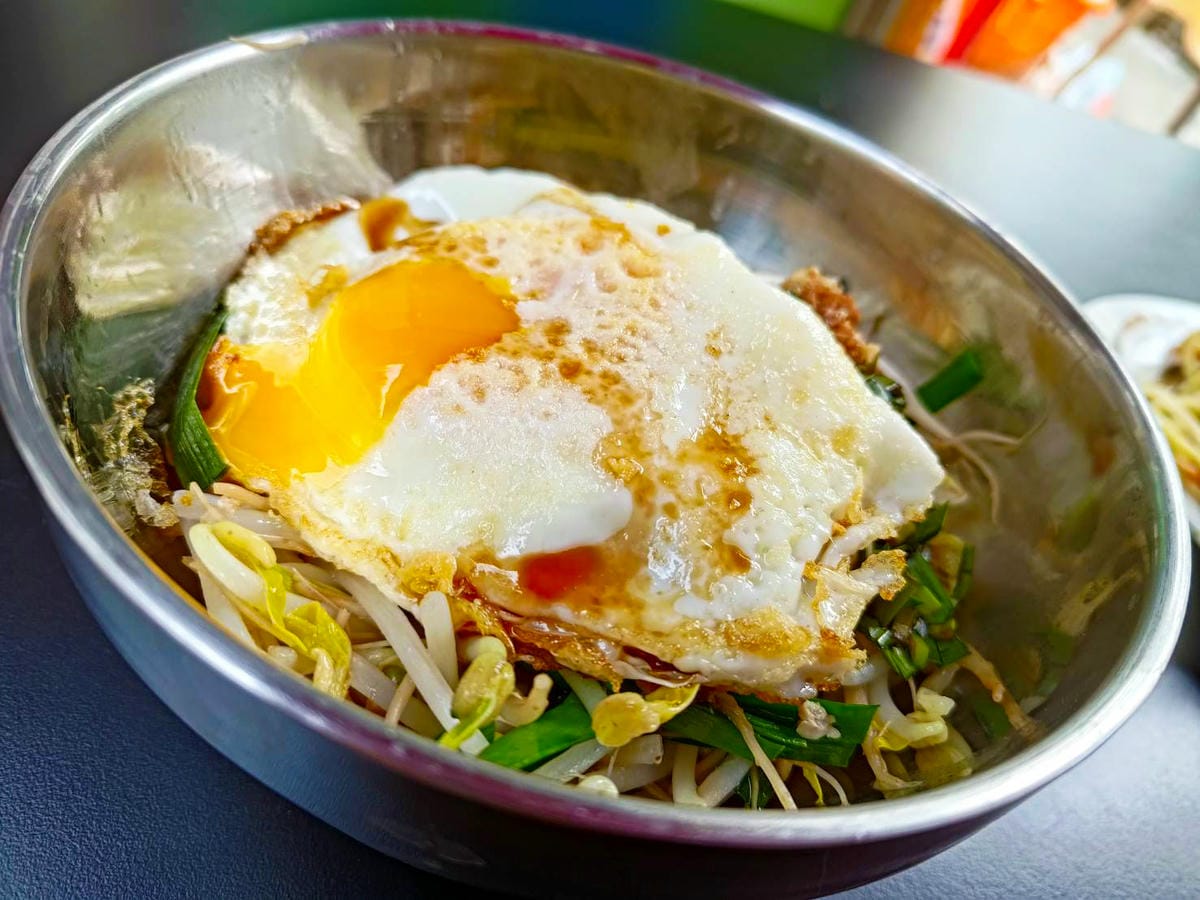 炒麵+蛋,美食照片側寫,汶水小吃攤介紹 炒麵+蛋,美食照片側寫,汶水小吃攤介紹
