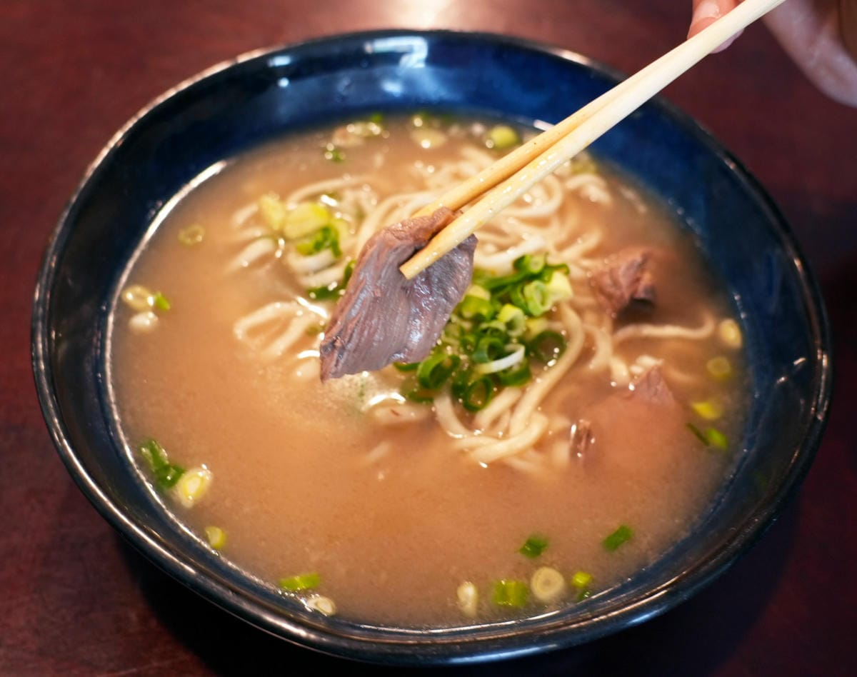 菲力牛肉,清燉牛肉麵,牛宮牛肉麵特寫