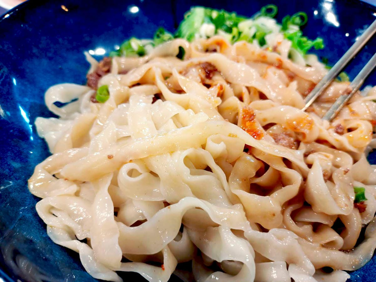 肉燥乾麵,肉燥刀削麵,牛宮大湖店