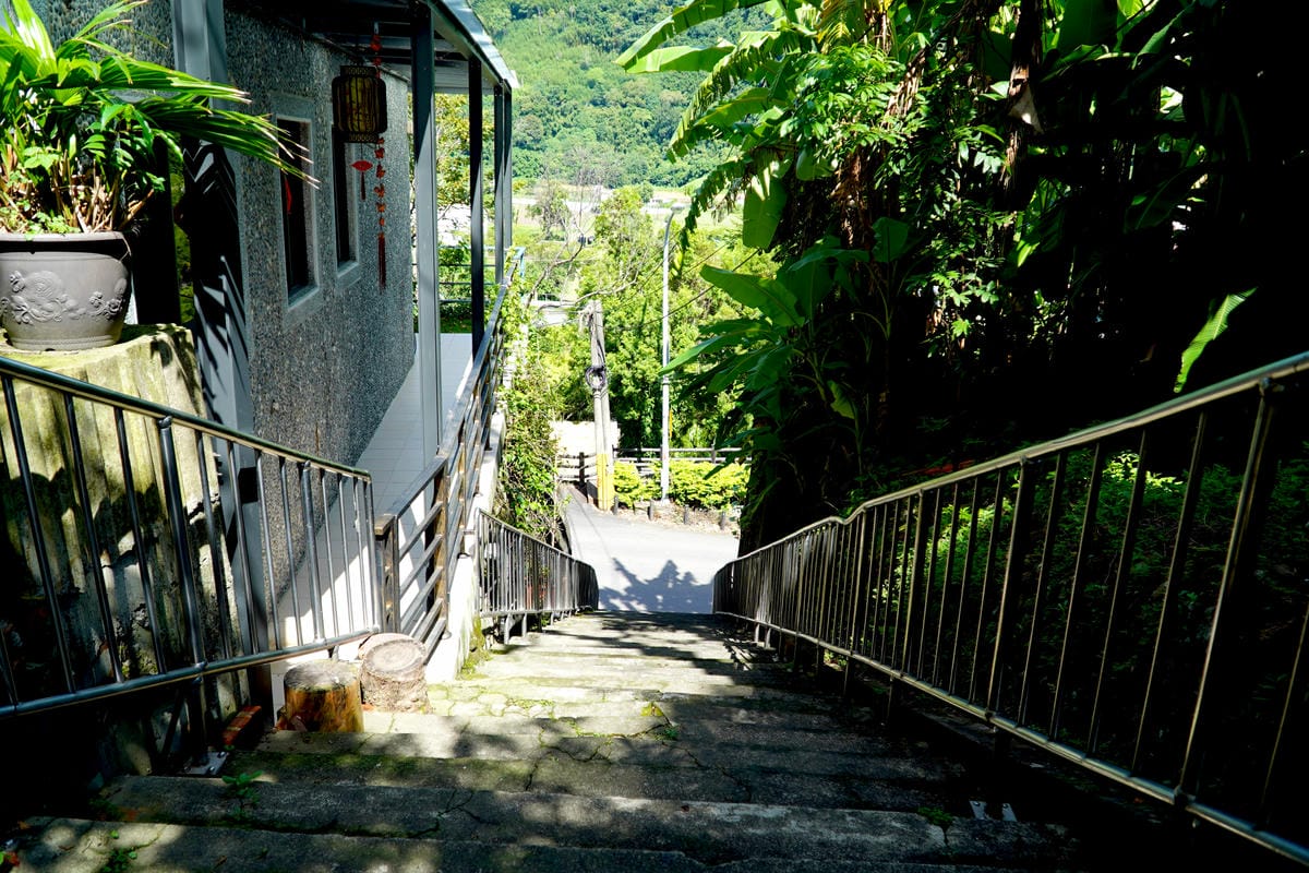 階梯.民宿小巷,大湖莓景風采 階梯.民宿小巷,大湖莓景風采