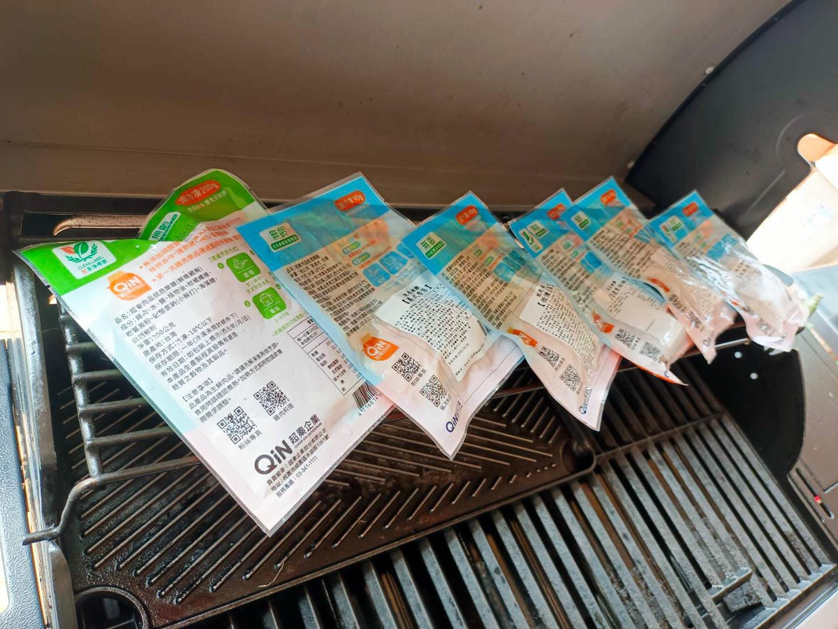就是嫩雞,戶外餐桌,雞肉料理製備 就是嫩雞,戶外餐桌,雞肉料理製備
