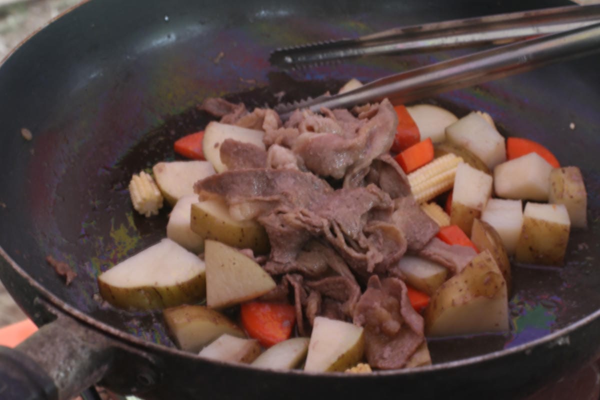 炒牛肉,異國料理,仁當乾咖哩牛肉麵 炒牛肉,異國料理,仁當乾咖哩牛肉麵