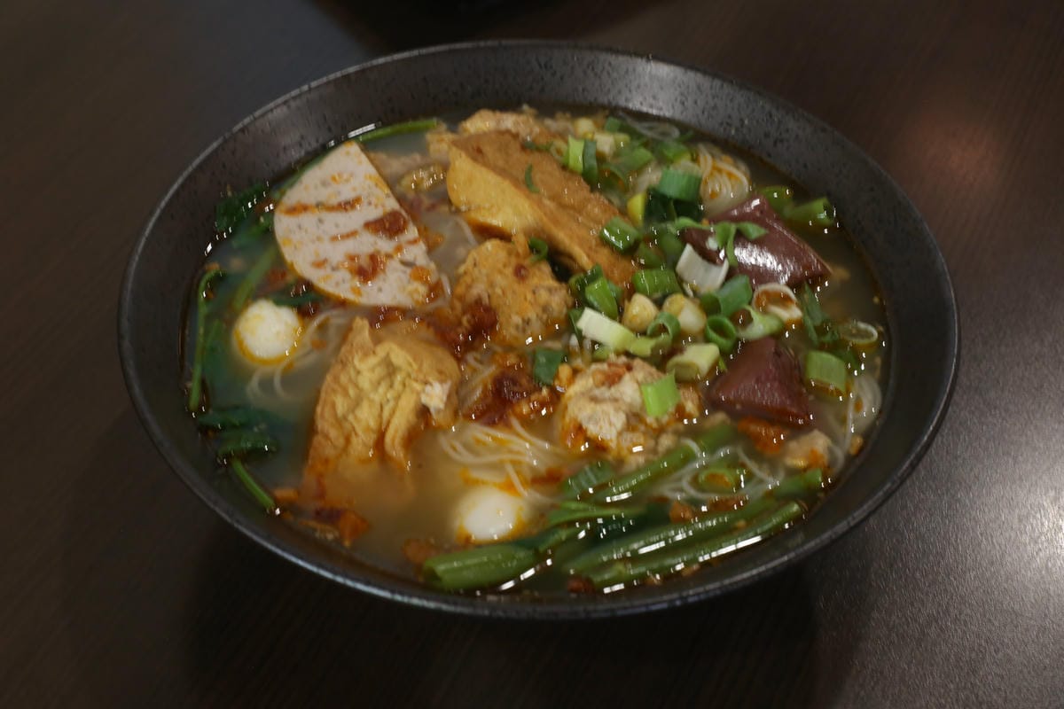 蟹黃什錦米線,越式料理推薦,拾越異國餐館