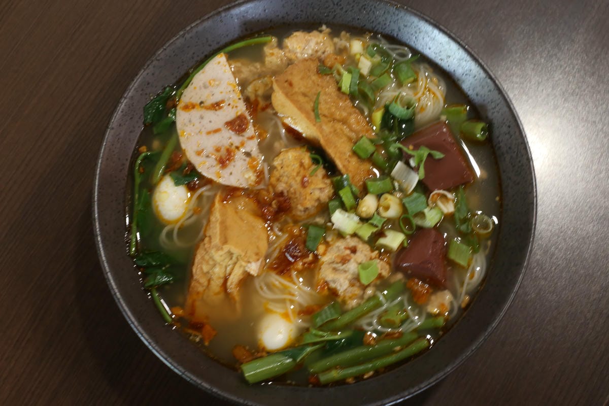 蟹黃什錦米線,拾越異國餐館,越南料理推薦 蟹黃什錦米線,拾越異國餐館,越南料理推薦